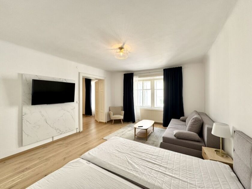 Schlafzimmer 1