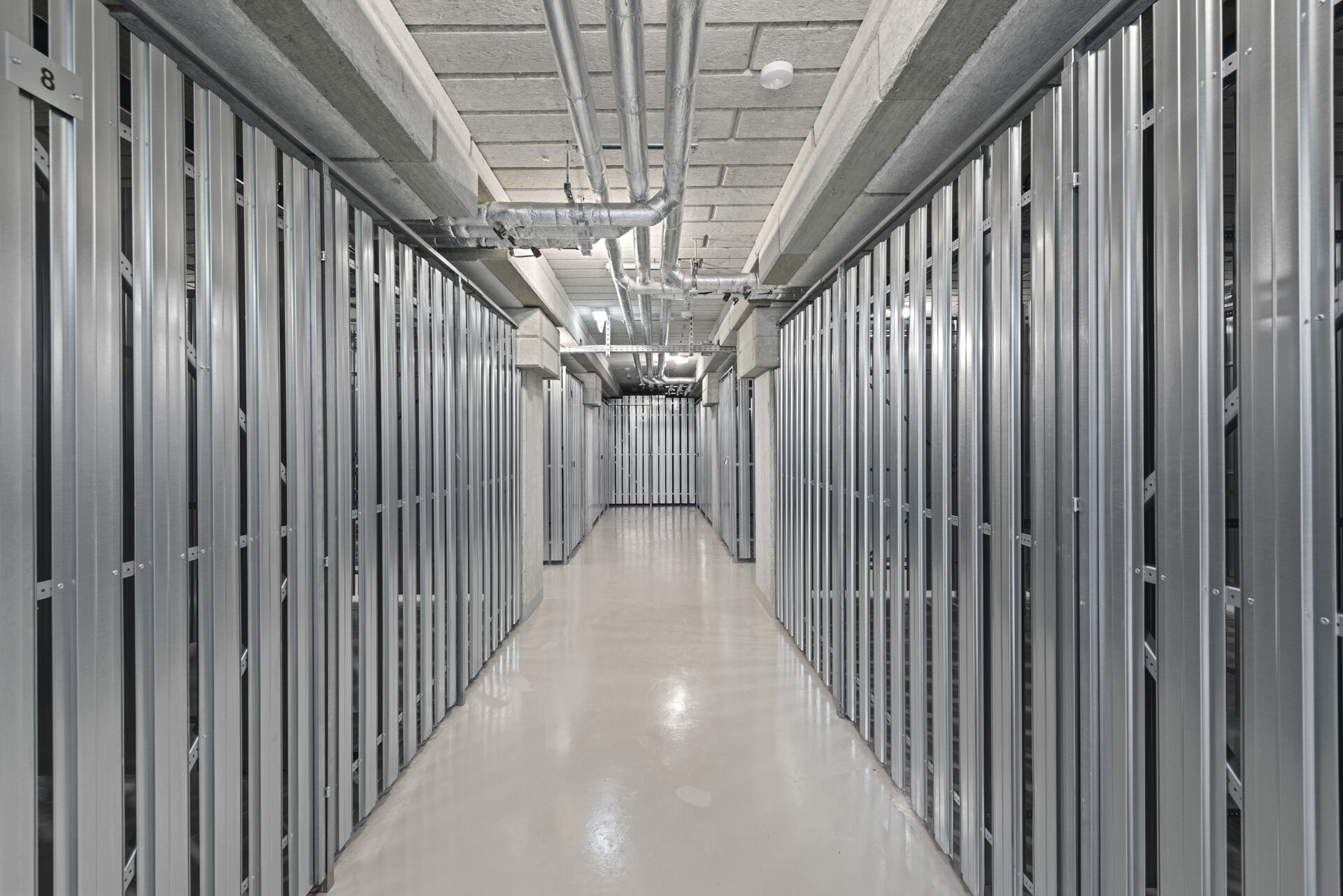 2025-12-09-S01626-Exteriors + Common Areas-017