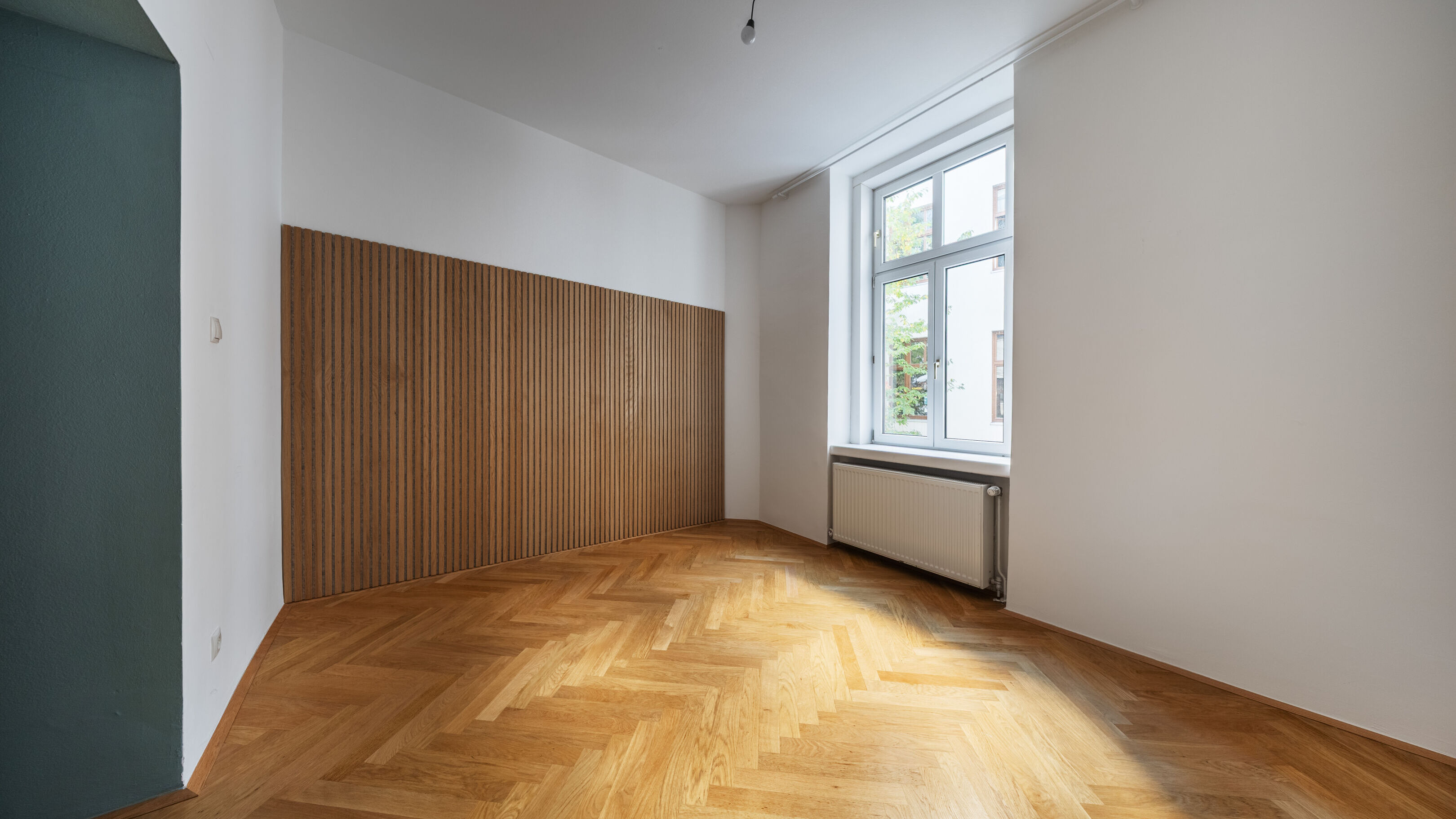 hofseitiges Schlafzimmer