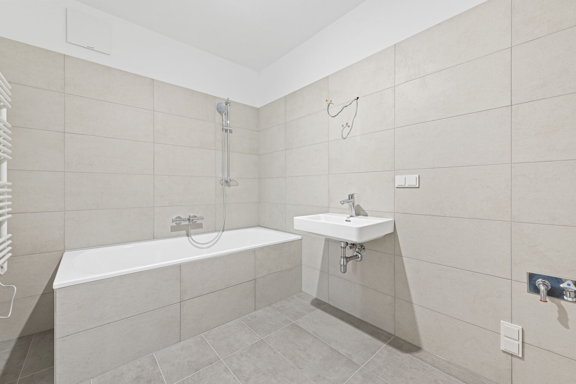 2025-12-09-S01626-Stiege 1-Top 8-003