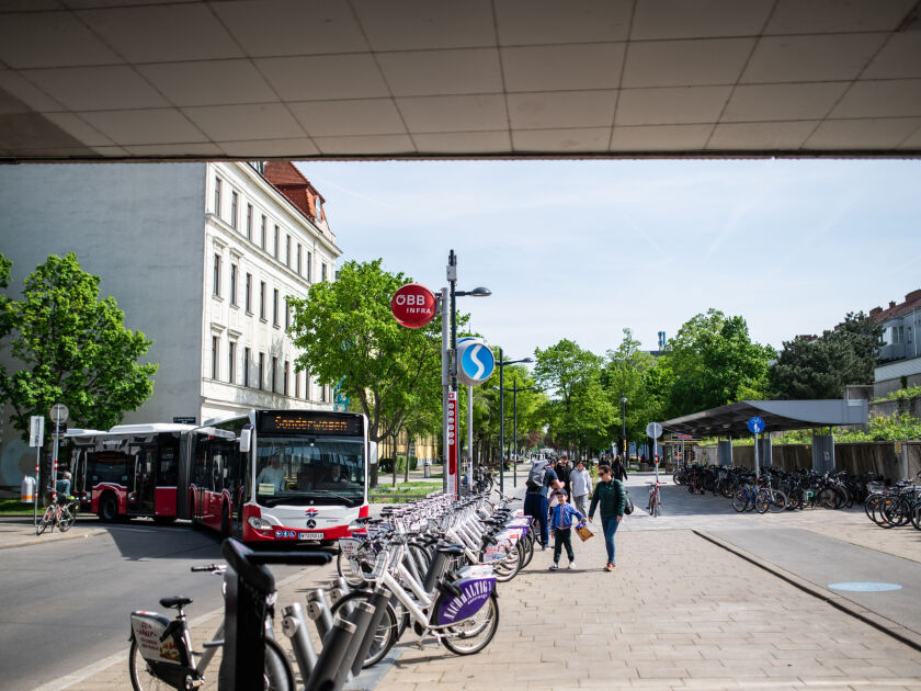 WINEGG - Fahrbachgasse 6-8 - Umgebung - 11.04.2024 -  013