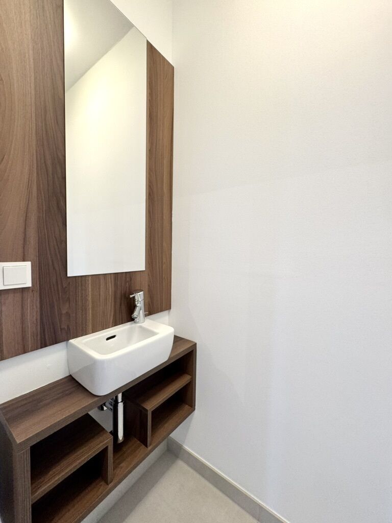 Handwaschbecken im WC