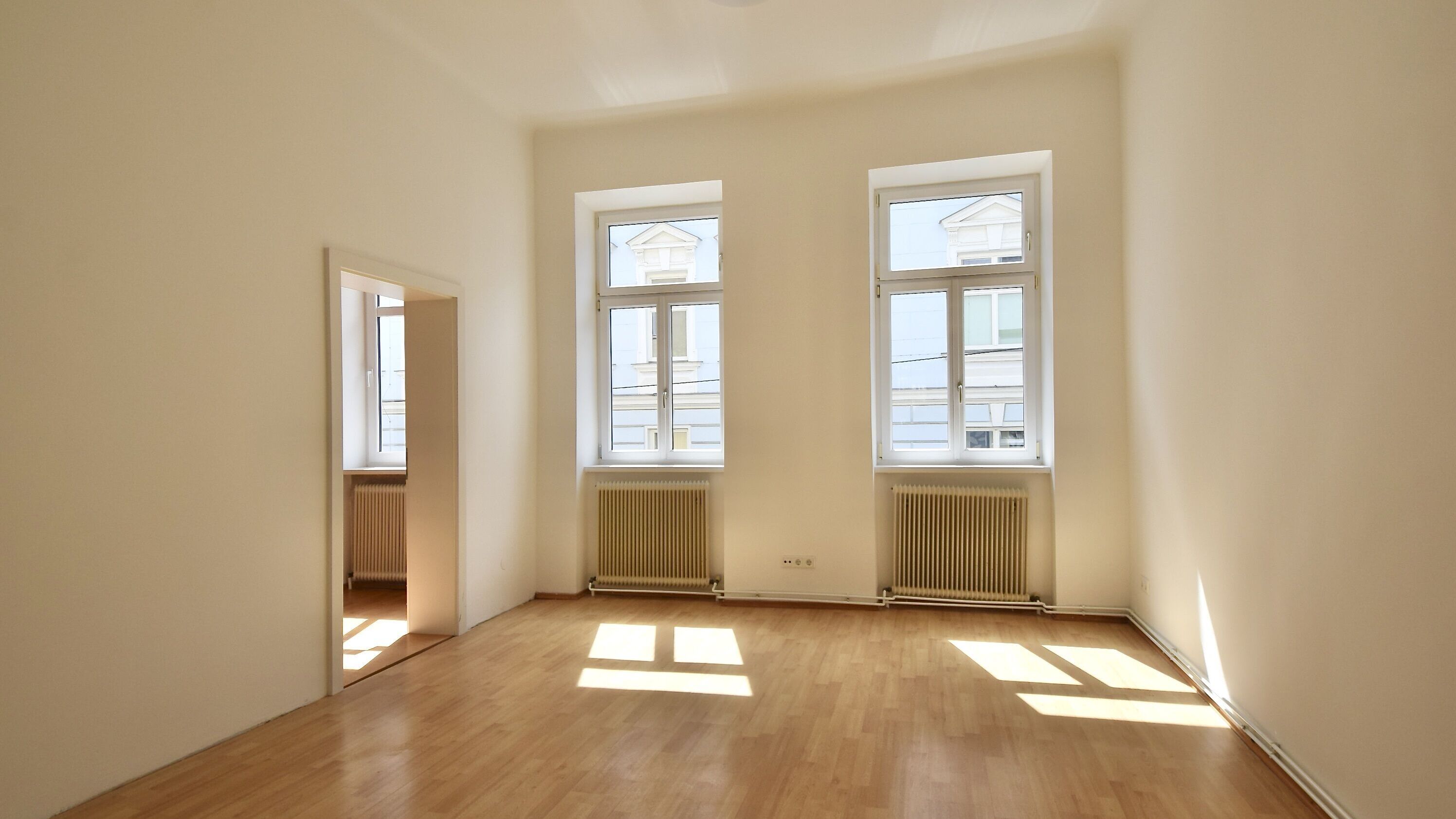 Schlafzimmer 1