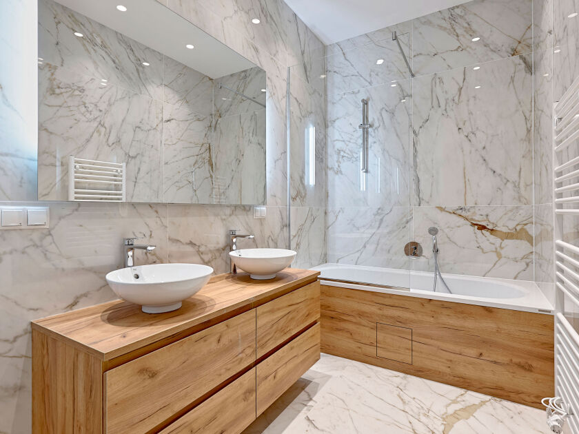 Badezimmer mit Wanne