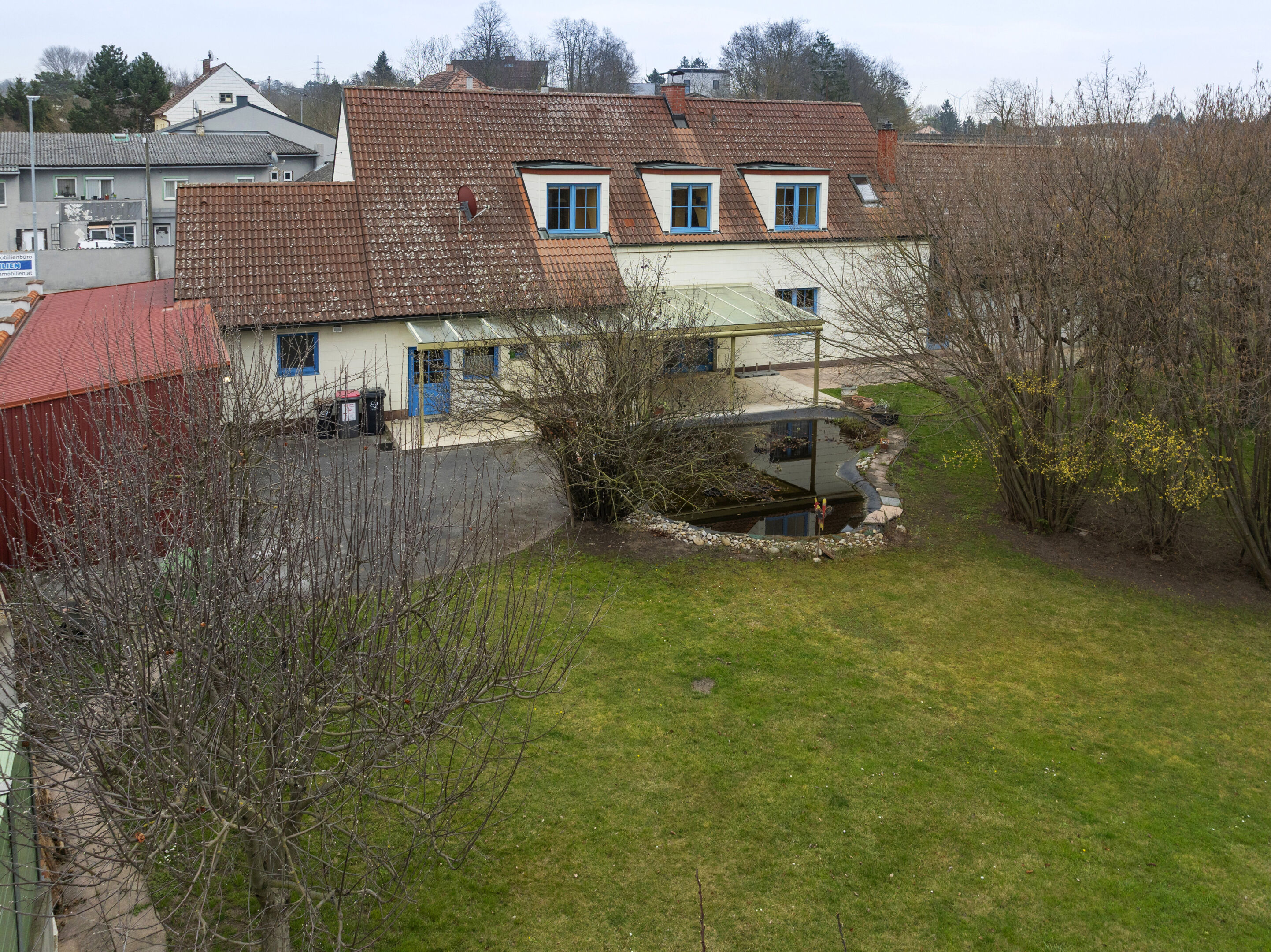 Gesamtansicht gartenseitig