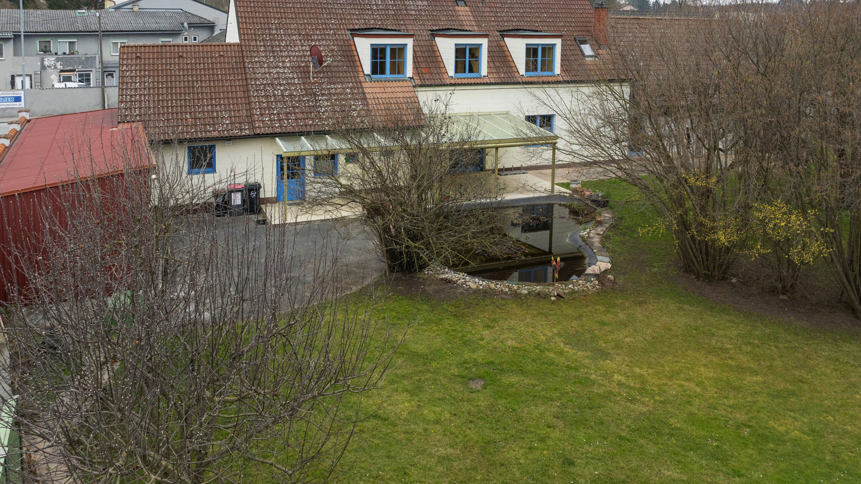 Gesamtansicht gartenseitig