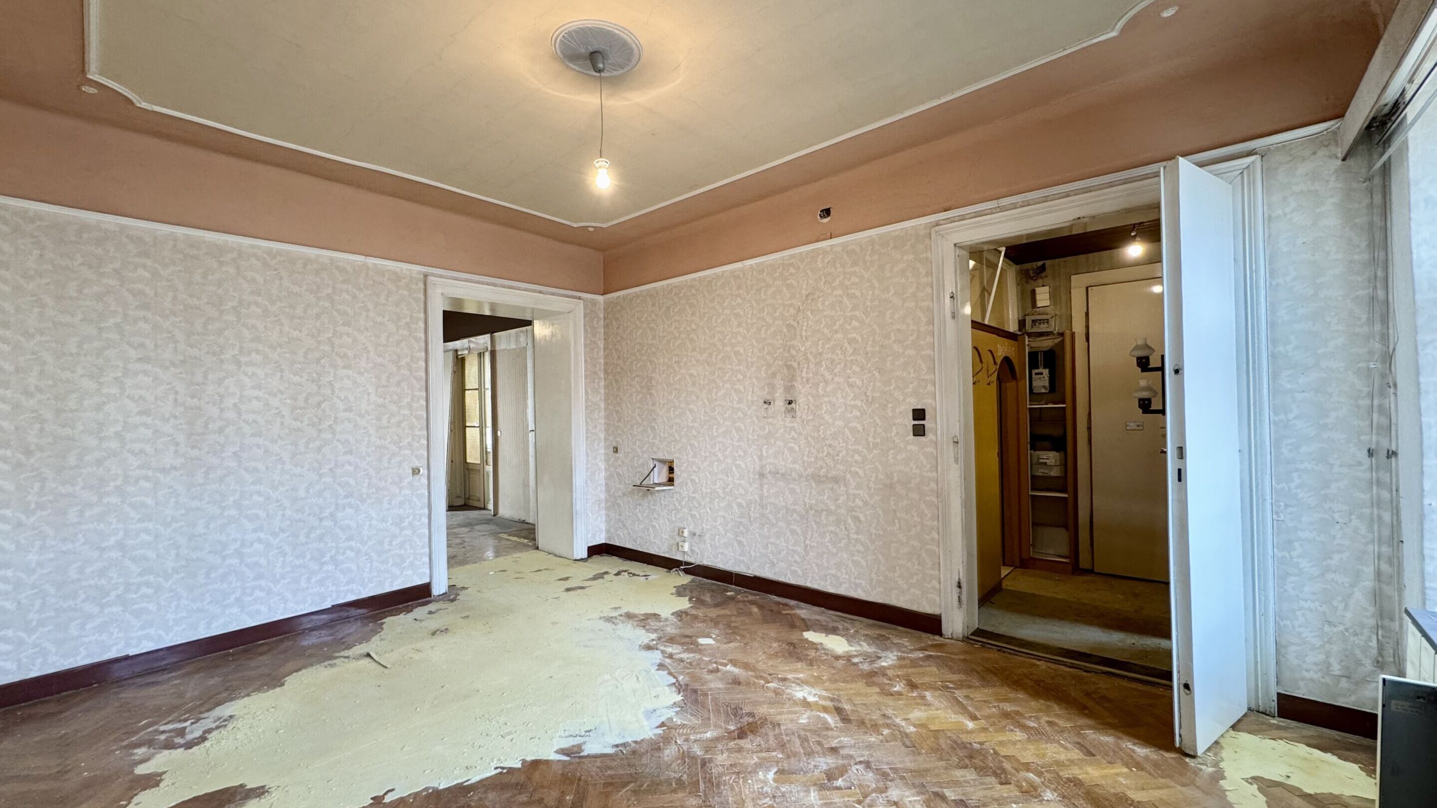 hofseitiges Zimmer