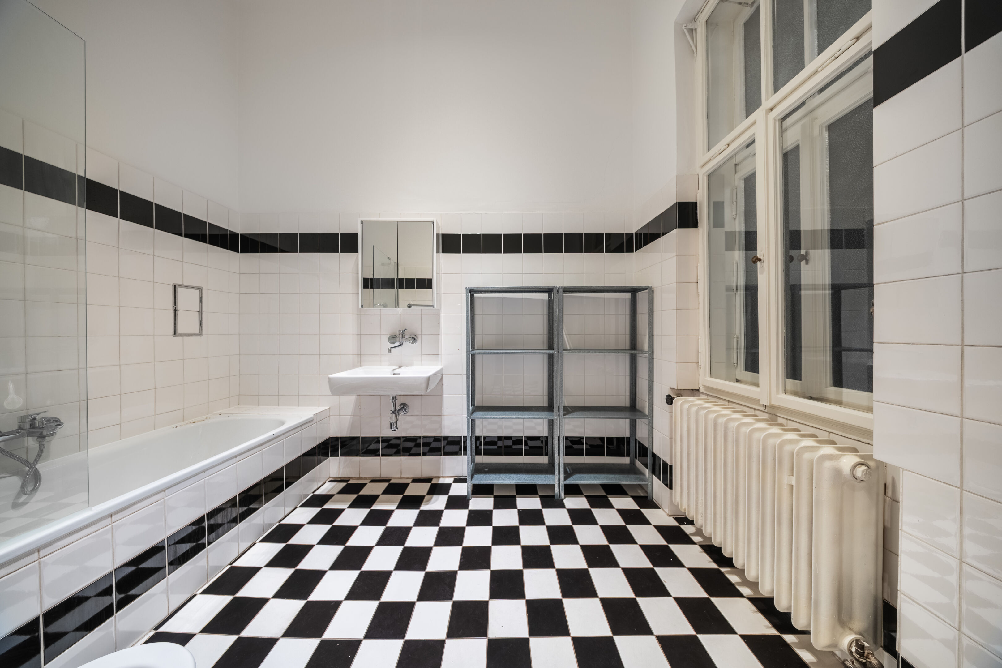Badezimmer mit Fenster