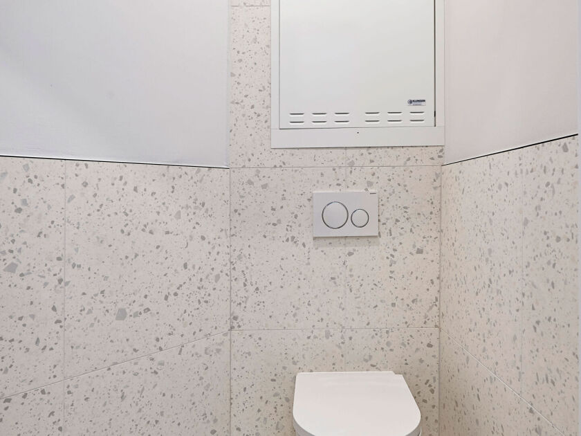 separate Toilette