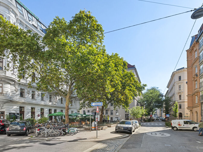 2025-10-03 S01455-044