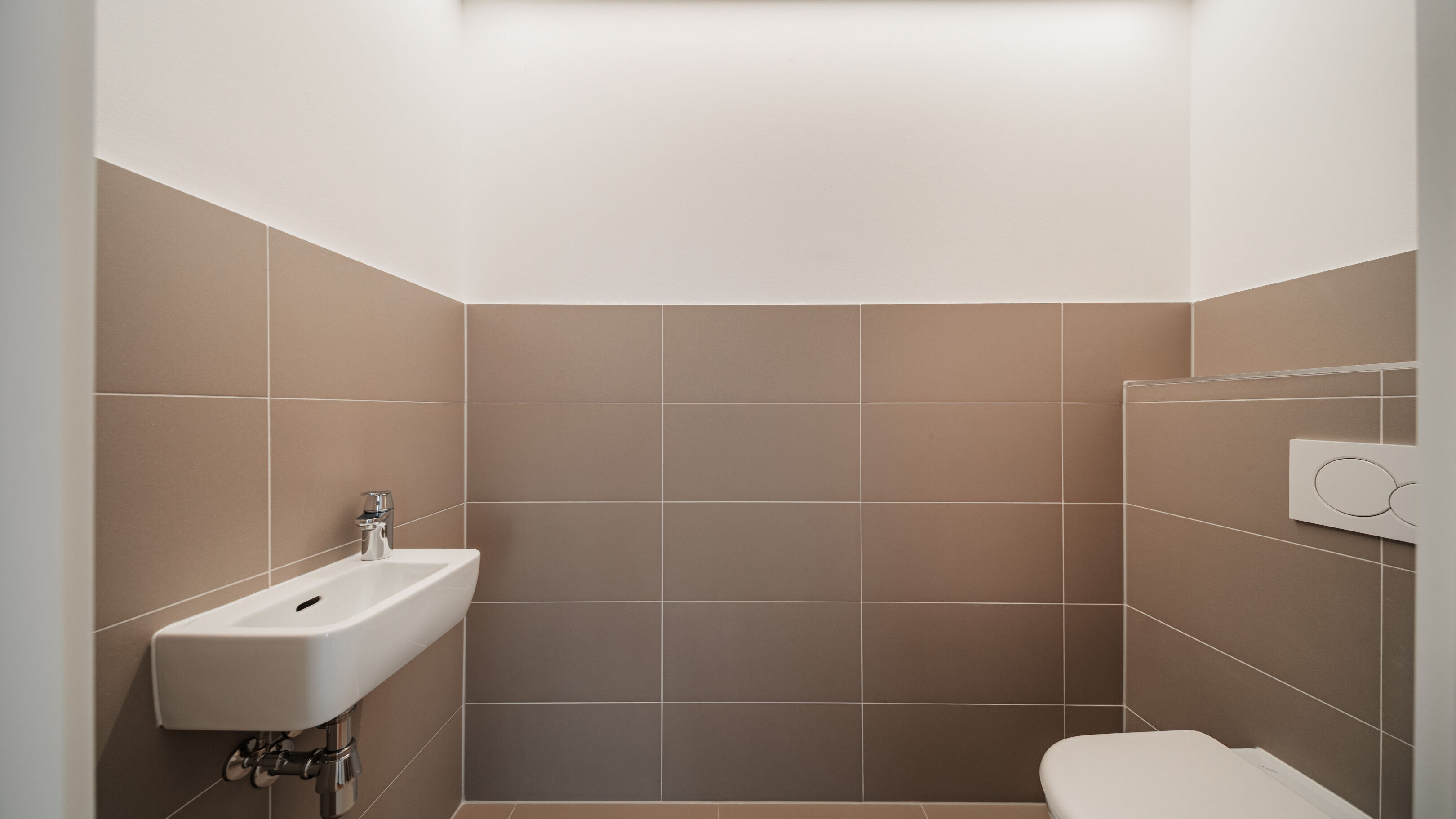 WC mit Handwaschbecken