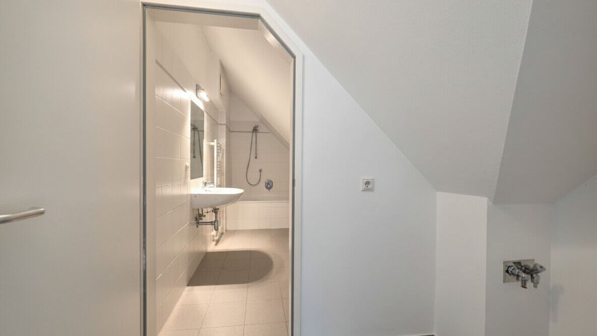 Badezimmer mit Wirtschaftsraum