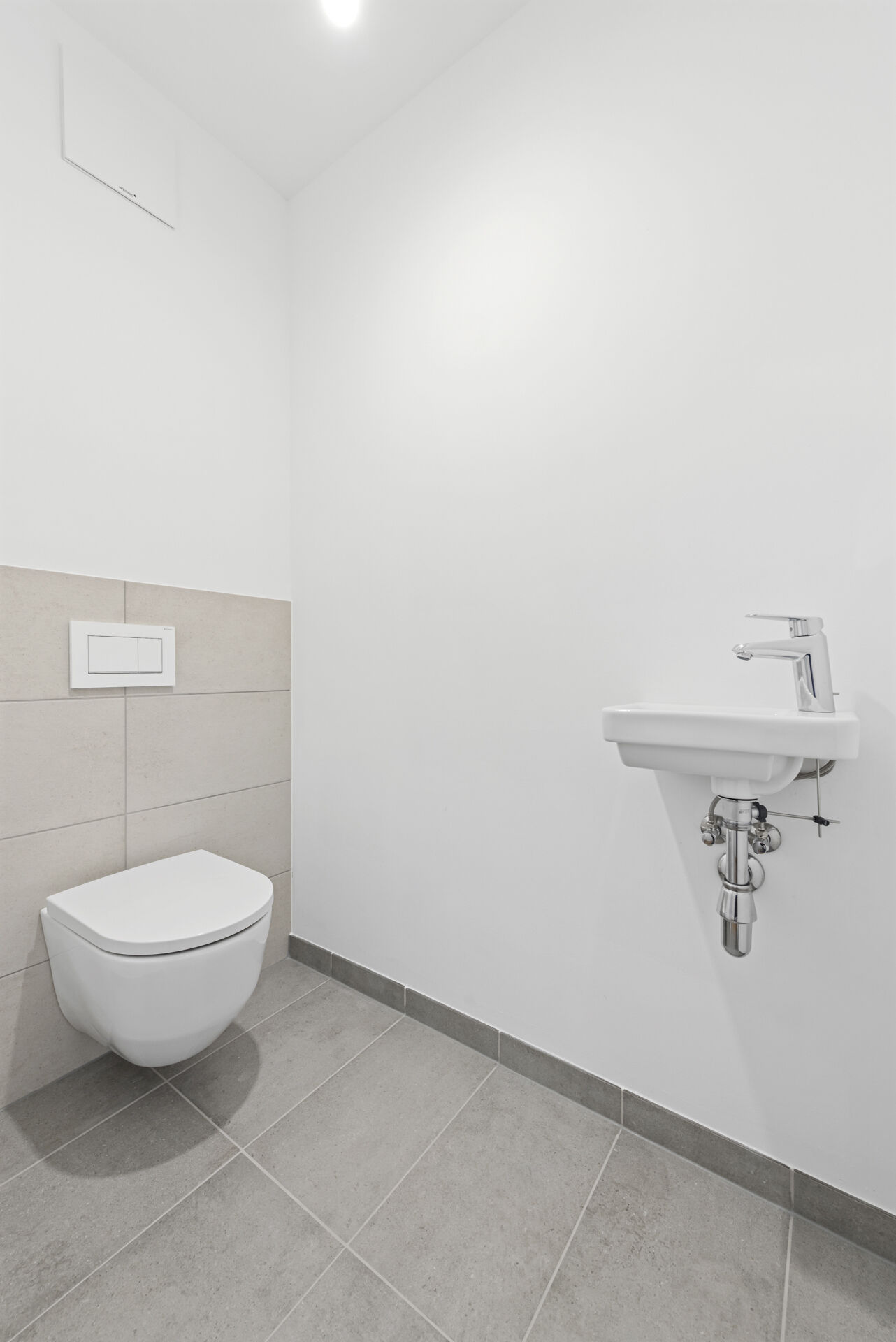 2025-12-09-S01626-Stiege 2-Top 27-006