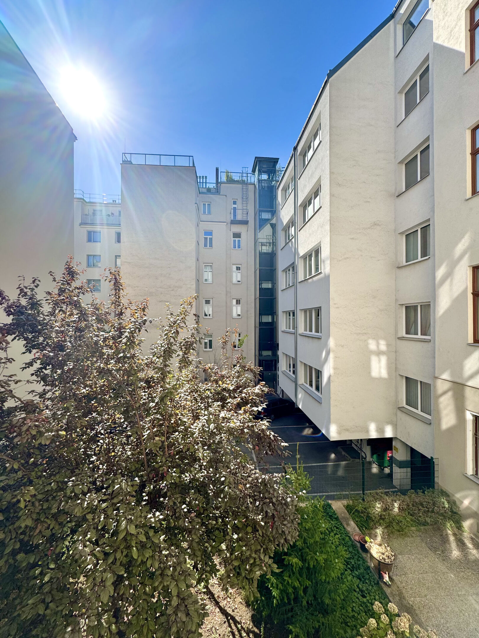 Blick in den weitläufigen Innenhof