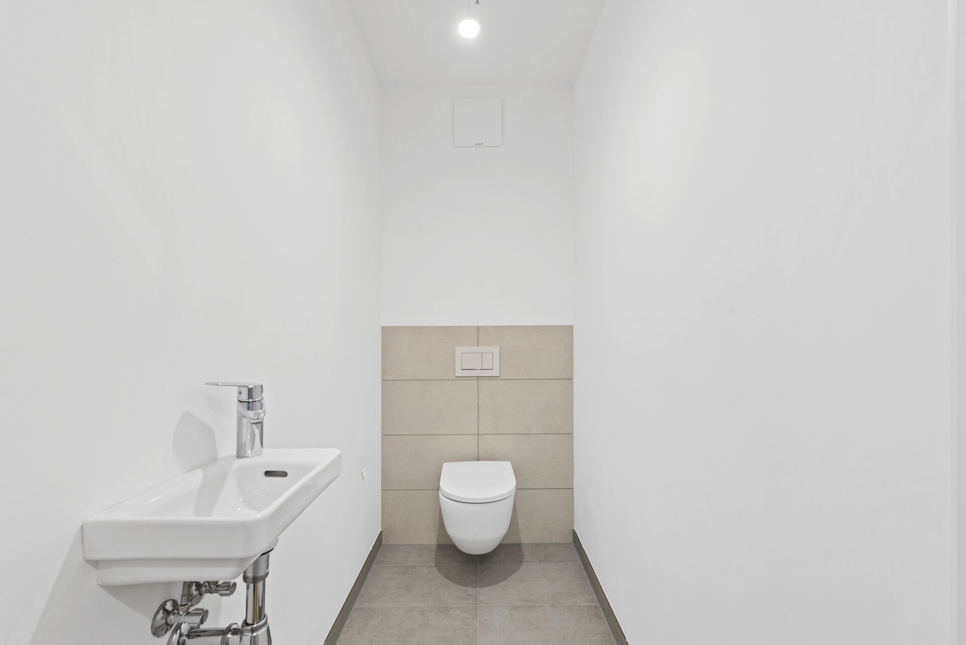 2025-12-09-S01626-Stiege 2-Top 4-003