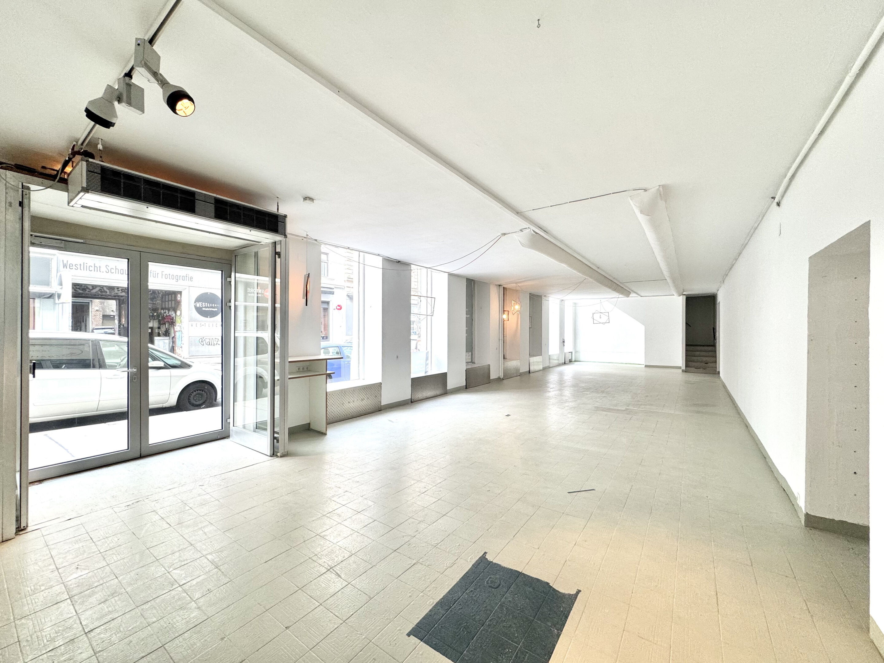 straßenseitiger Raum