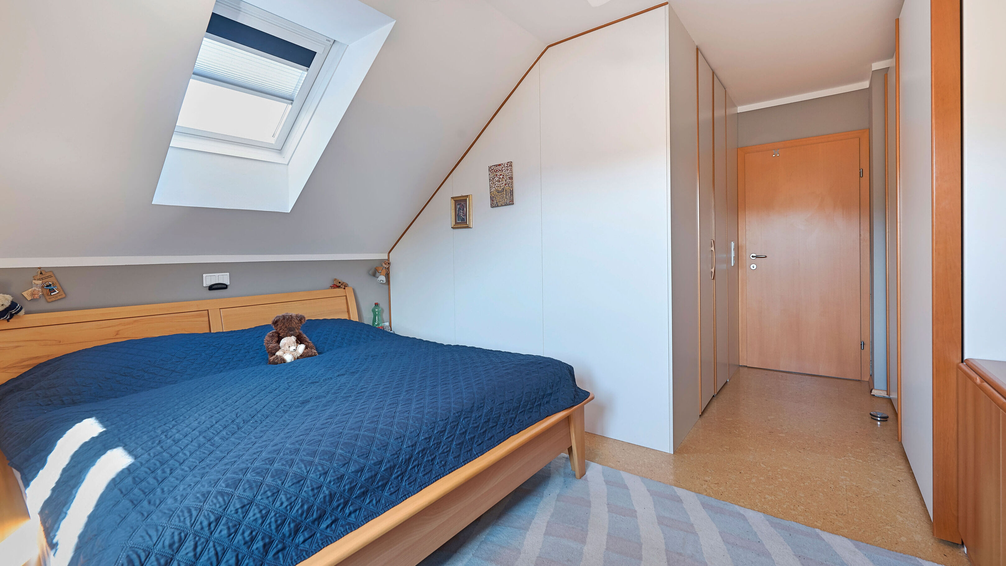 Schlafzimmer mit Balkon