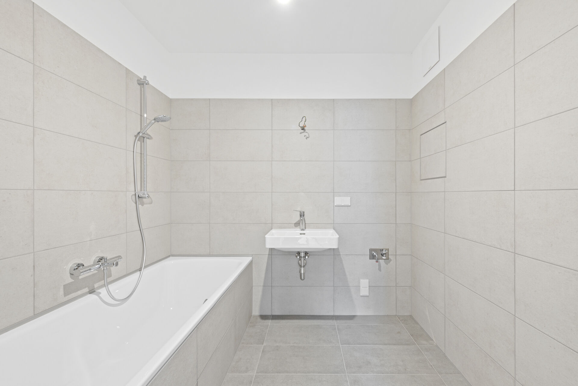 2025-12-09-S01626-Stiege 2-Top 4-007