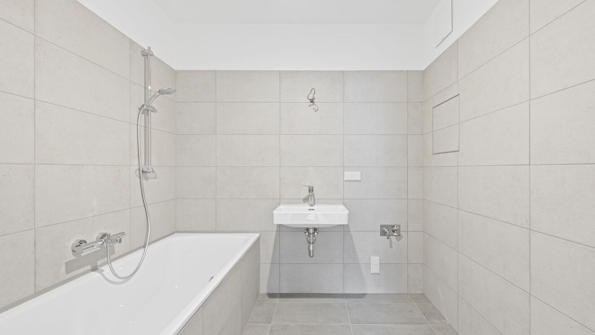 2025-12-09-S01626-Stiege 2-Top 4-007