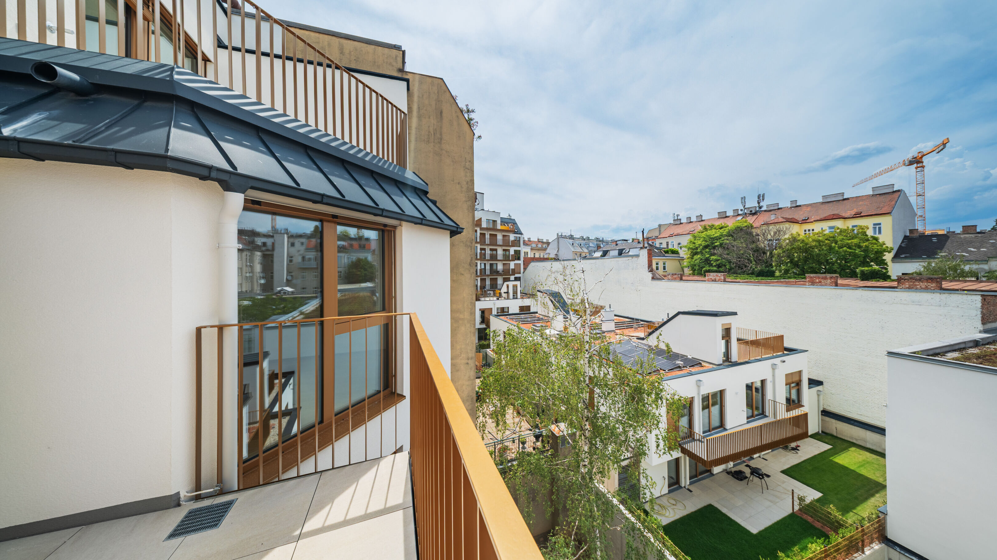 07 2026 Top 18 Balkon Aussicht auf Townhaus