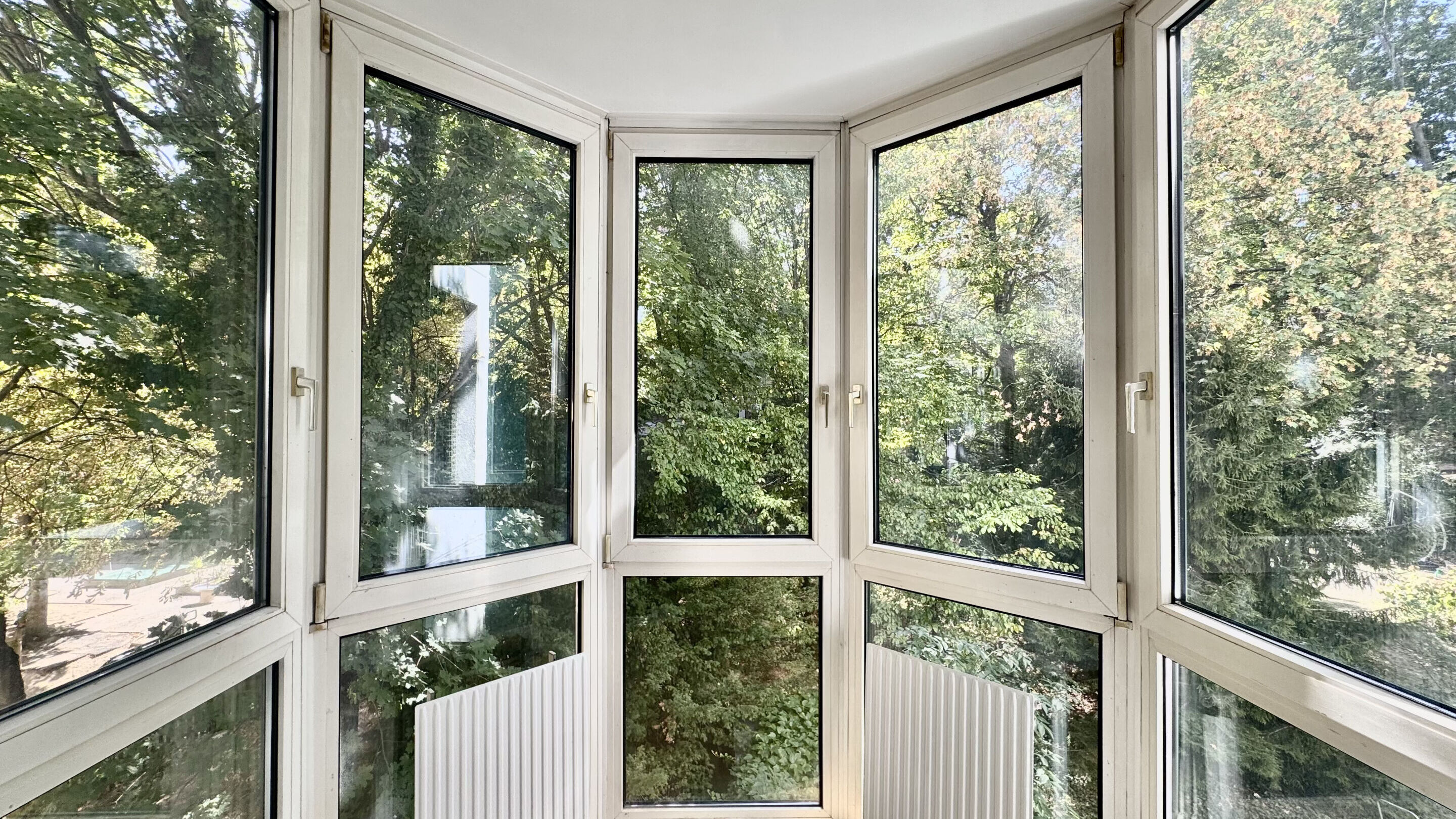 Erker mit Grünblick