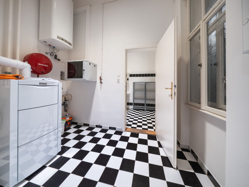 Badezimmer mit Fenster