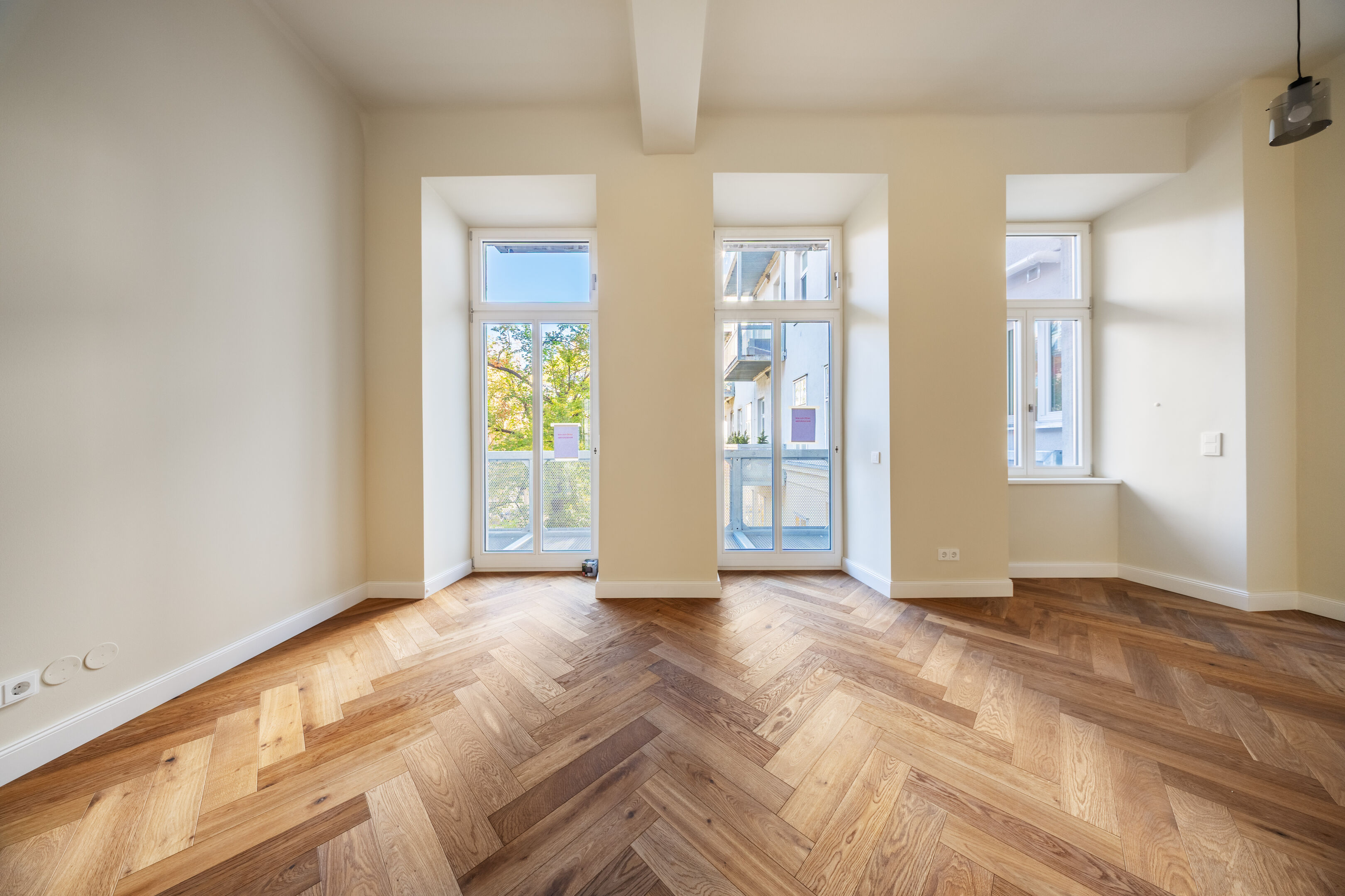 Wohnküche mit Balkon