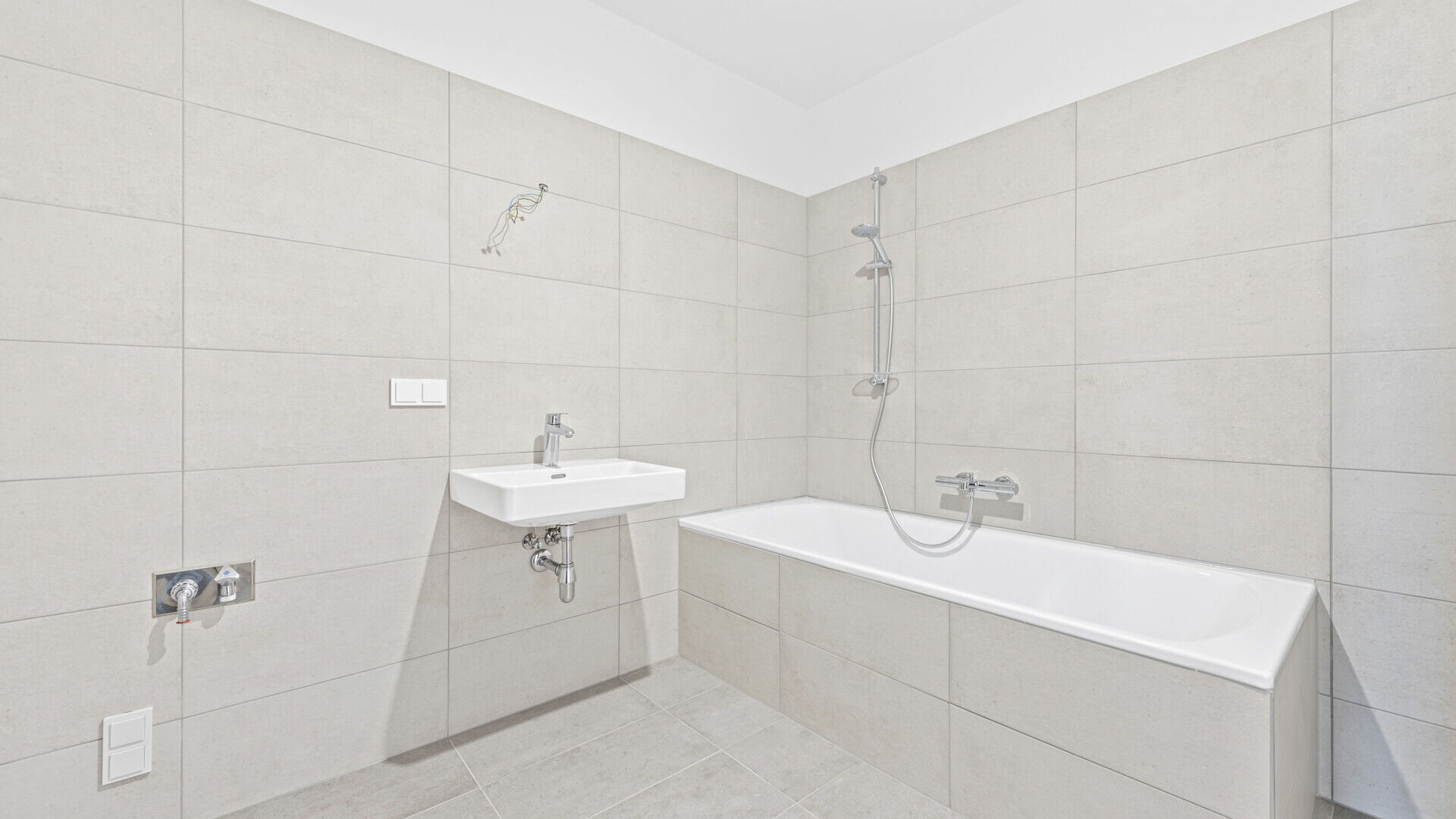 2025-12-09-S01626-Stiege 2-Top 28-011