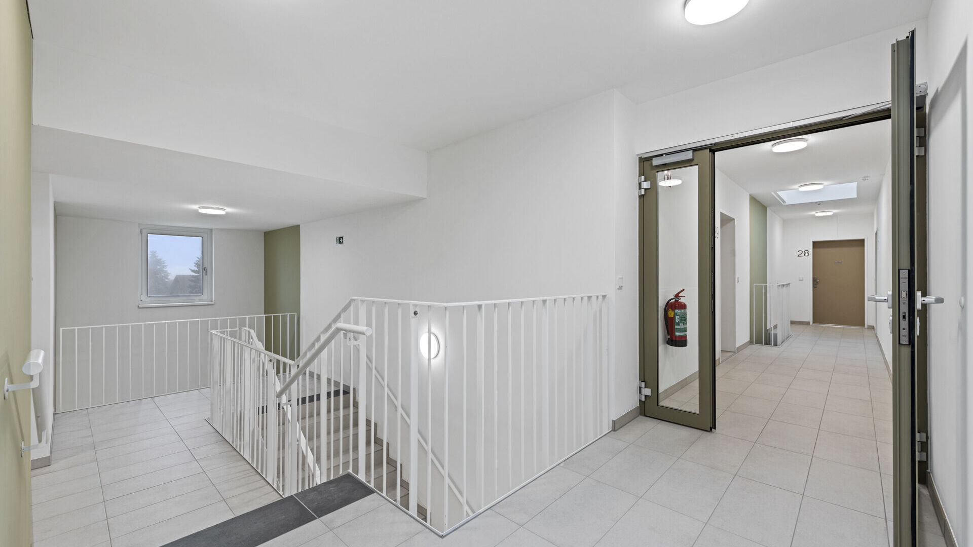 2025-12-09-S01626-Exteriors + Common Areas-023