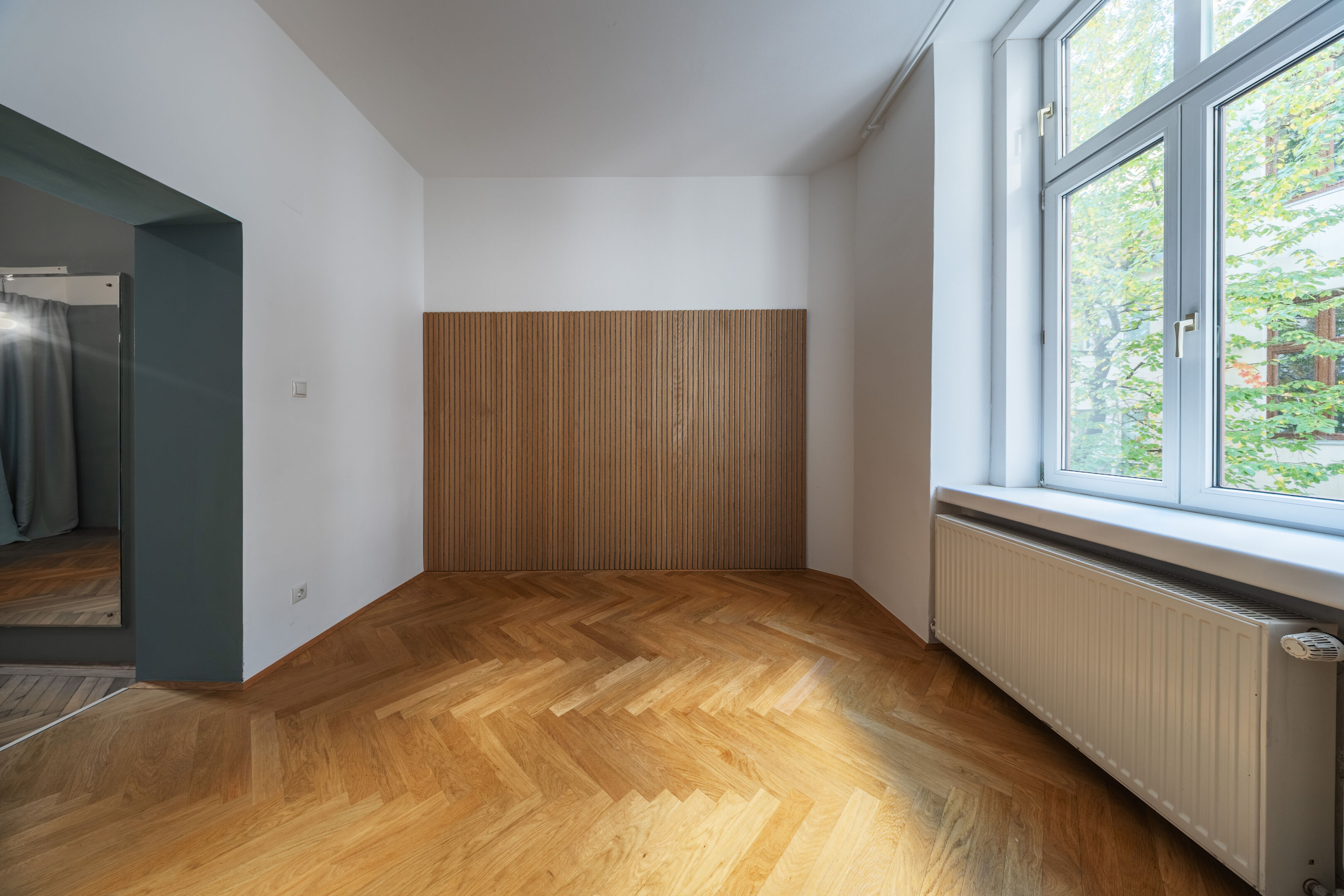 hofseitiges Schlafzimmer