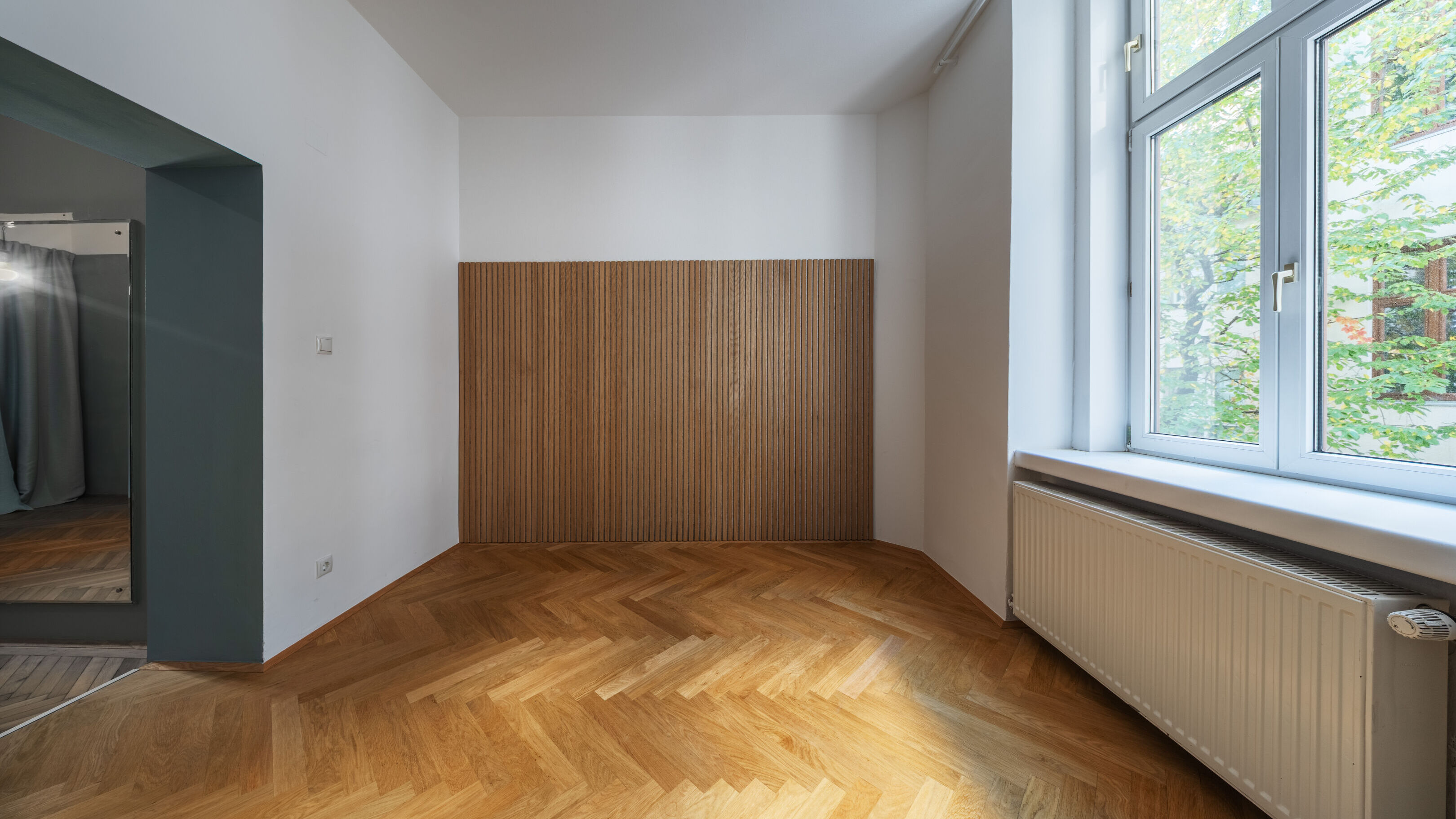 hofseitiges Schlafzimmer