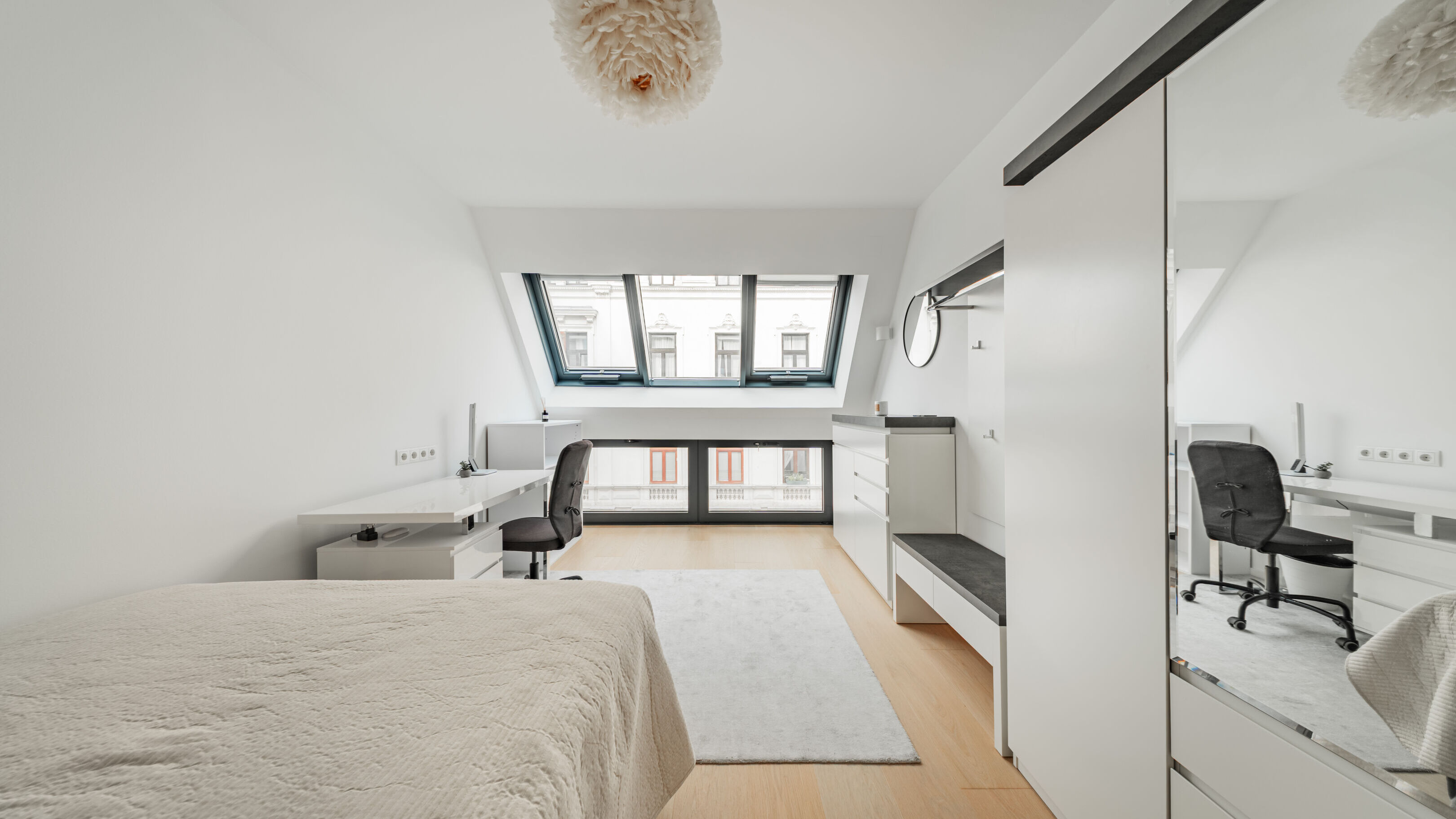 Schlafzimmer 1