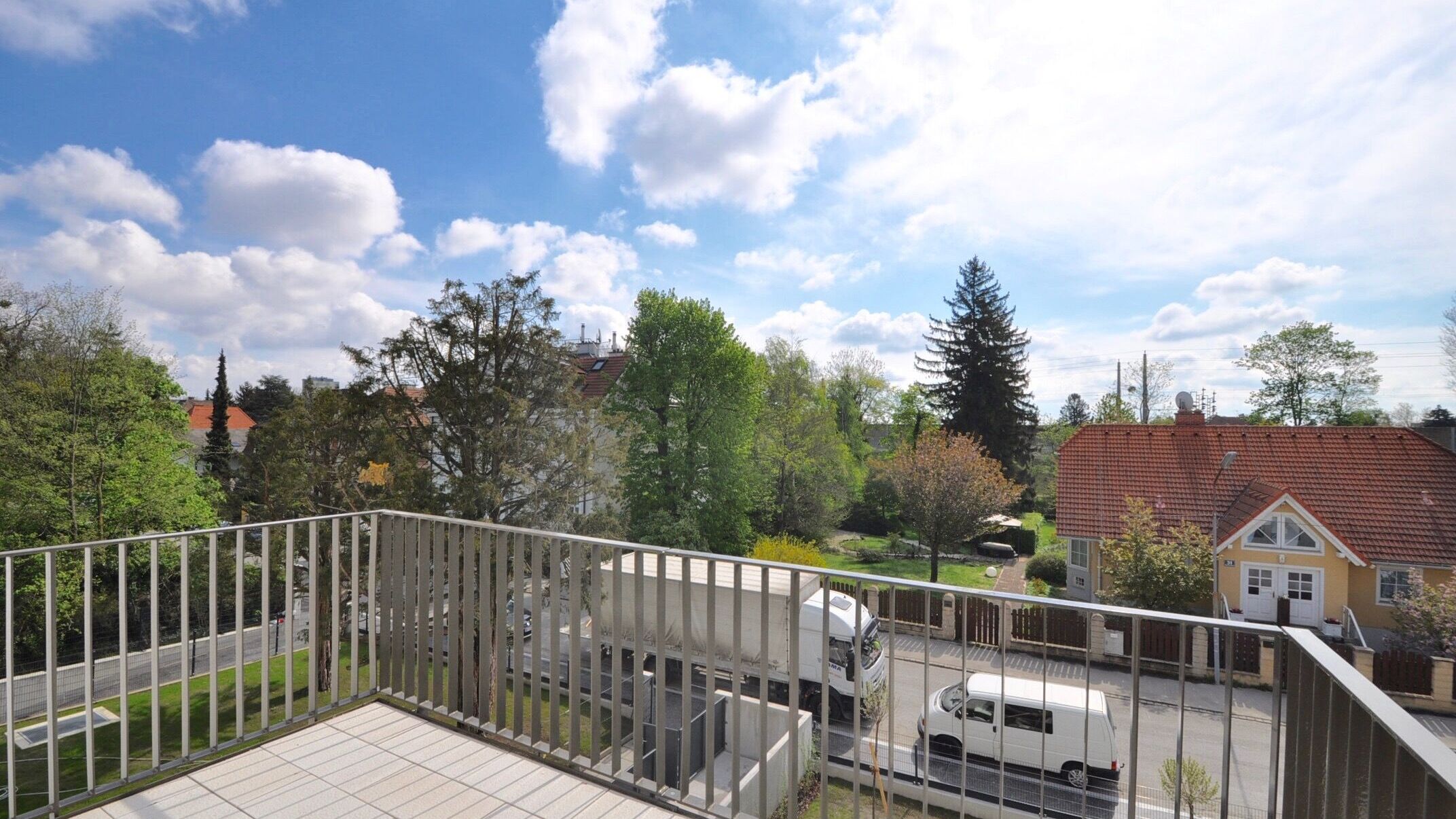 großzügiger Balkon