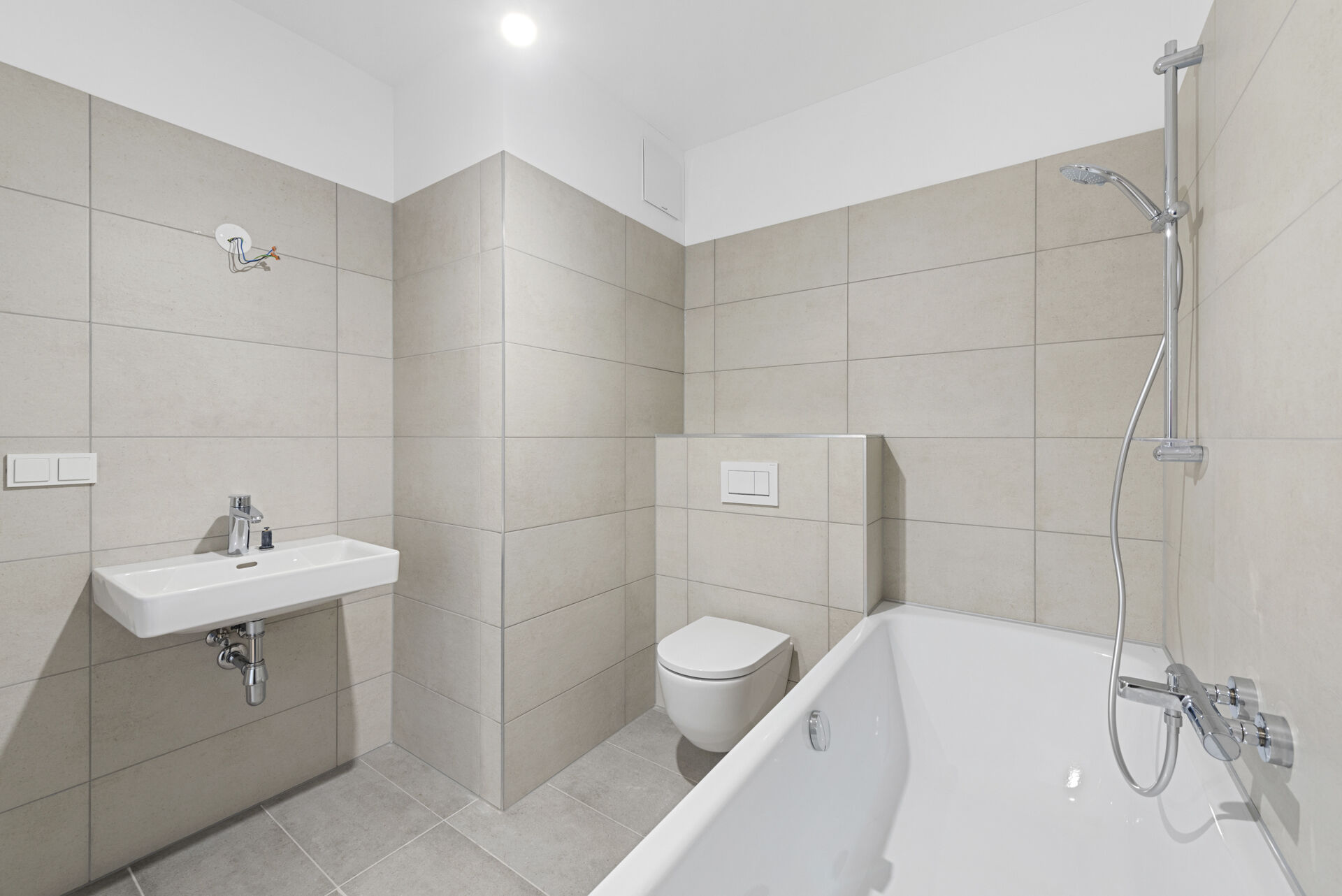 2025-12-09-S01626-Stiege 1-Top 1-004