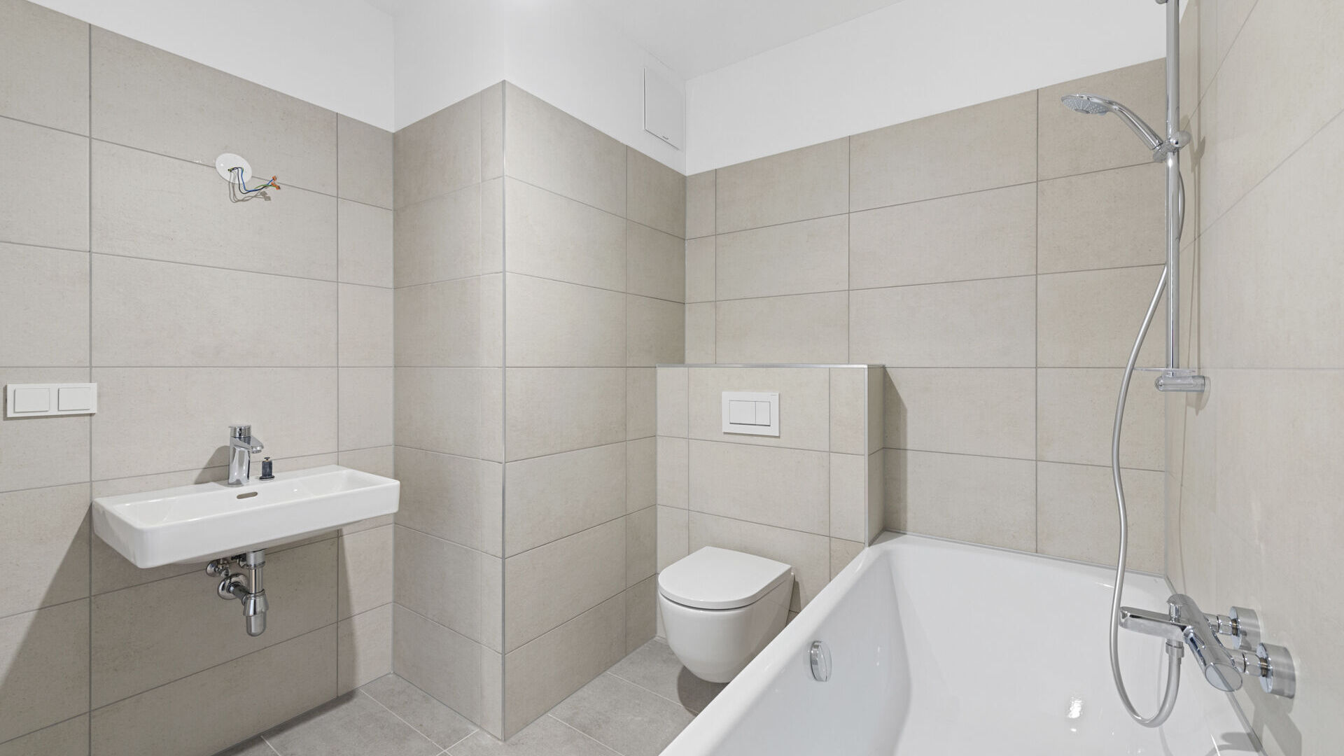 2025-12-09-S01626-Stiege 1-Top 1-004