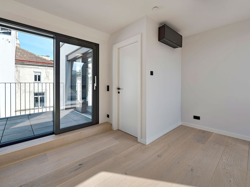 Schlafzimmer mit Terrasse