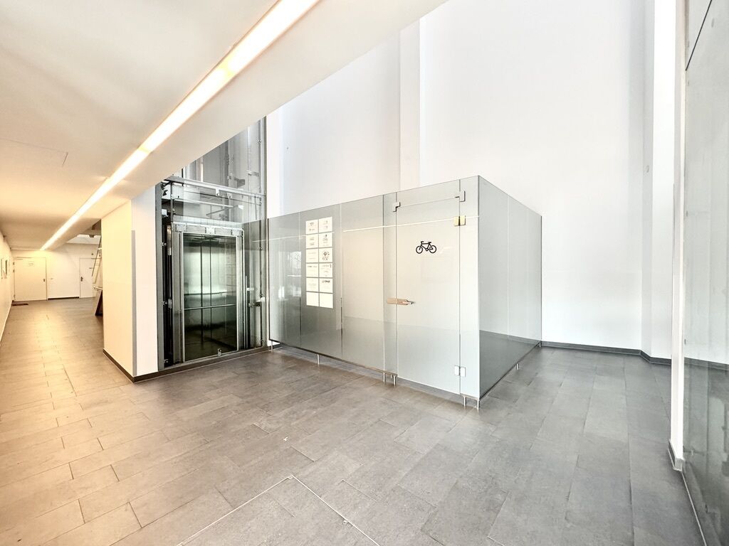 barrierefreier Liftzugang und Fahrradraum