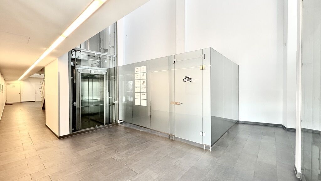 barrierefreier Liftzugang und Fahrradraum