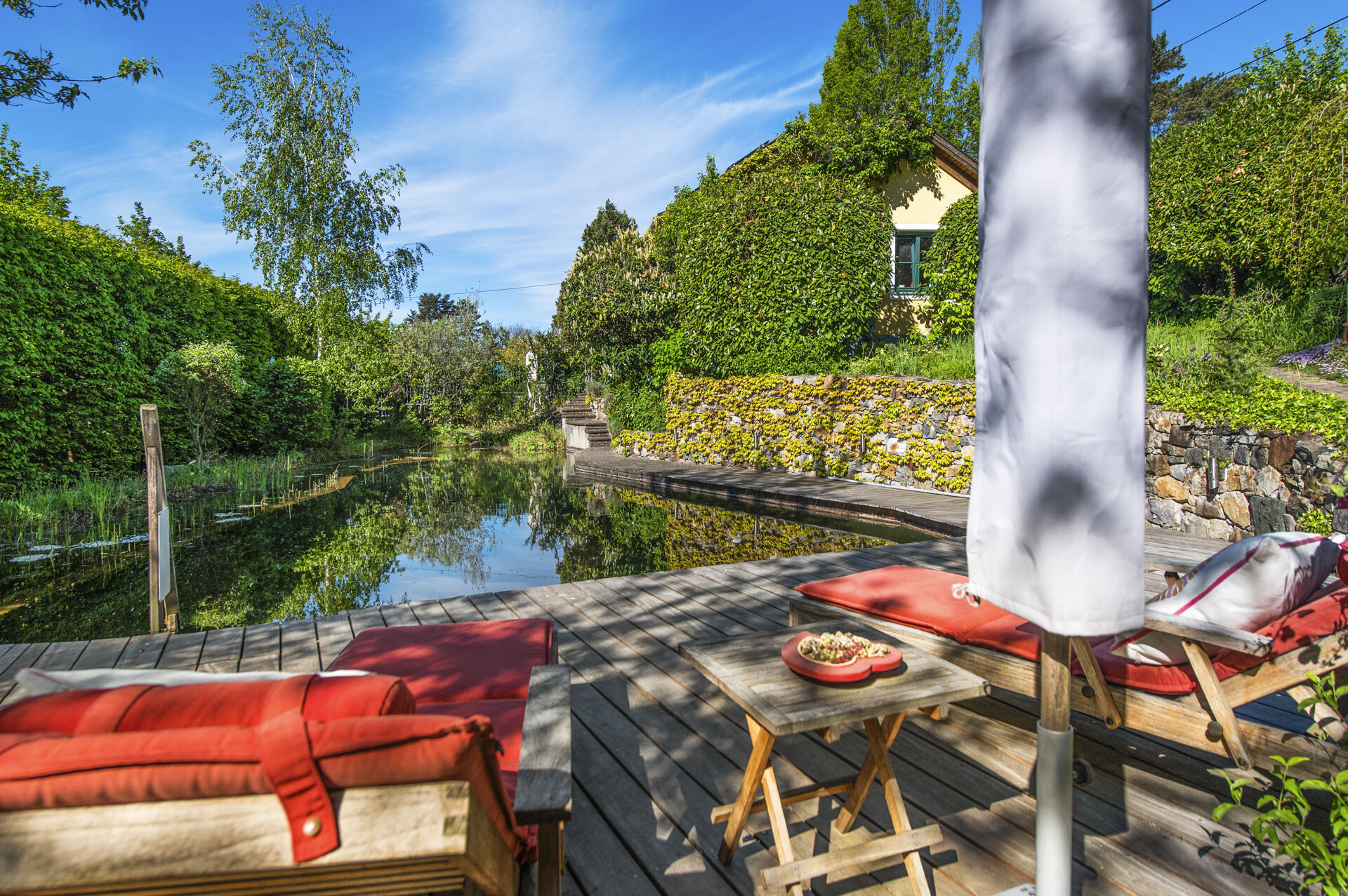Natur-Pool | Sonnendeck
