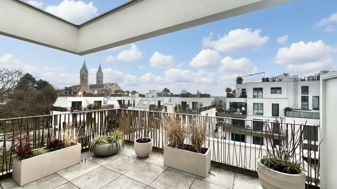 Terrasse beim Wohnzimmer