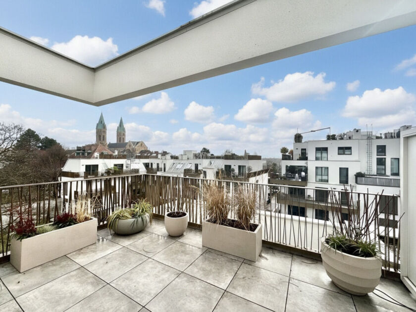 Terrasse beim Wohnzimmer