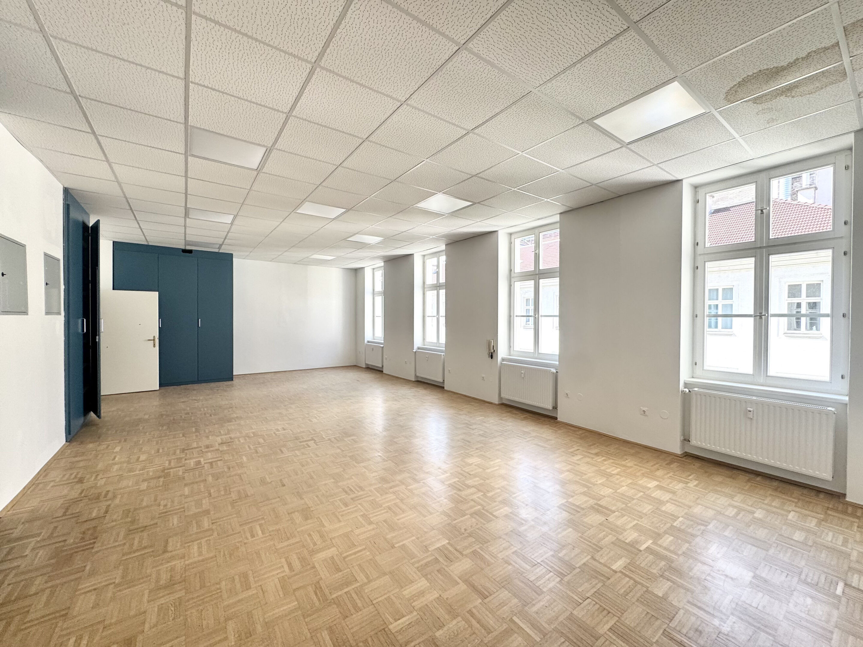 großer Büroraum