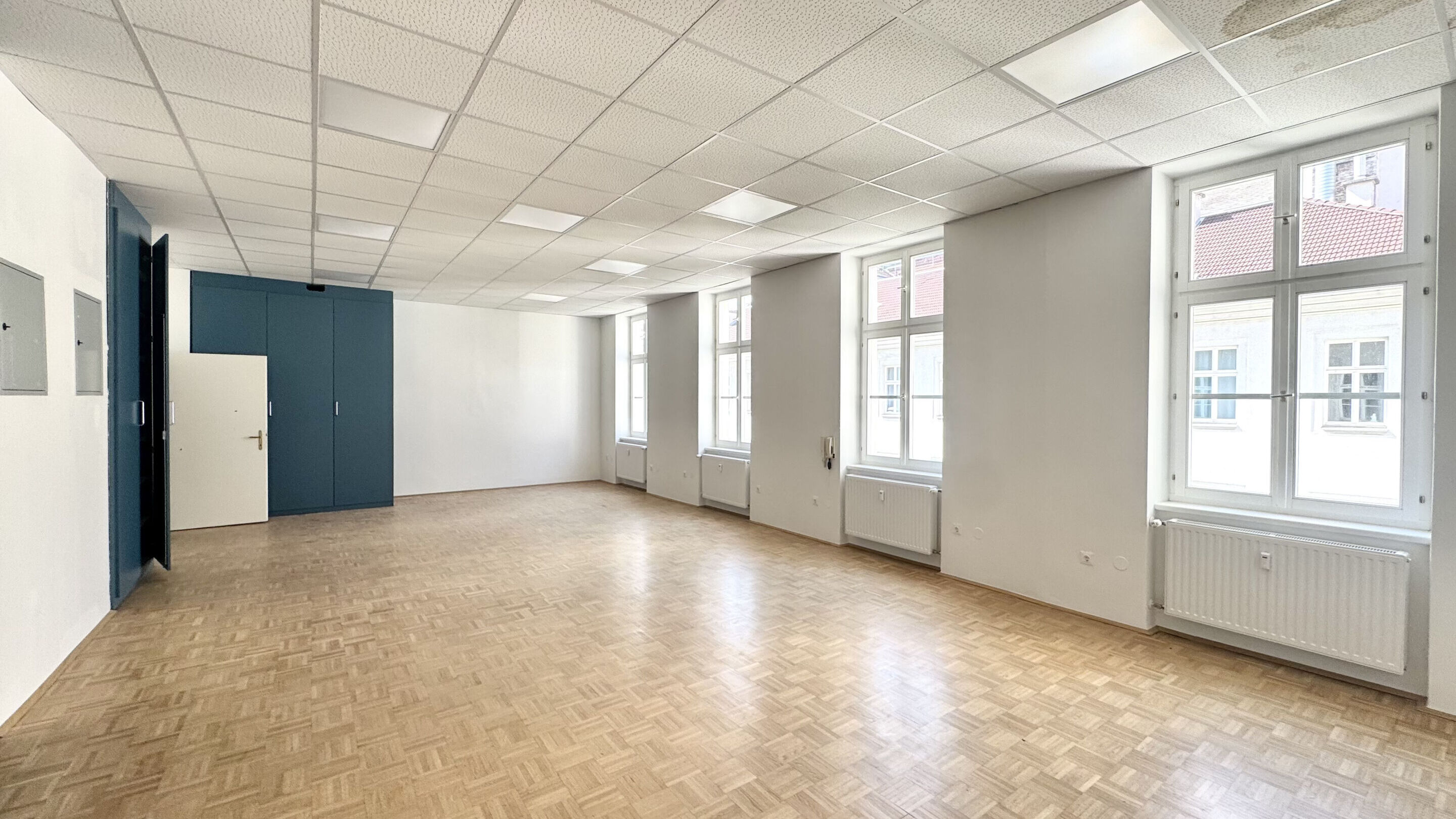 großer Büroraum