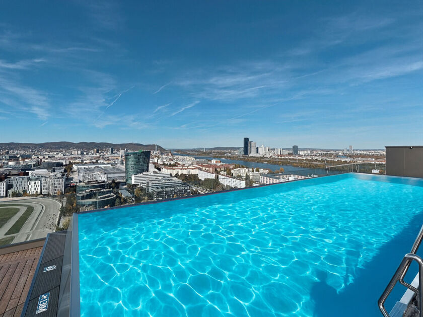 Roof-Top-Pool