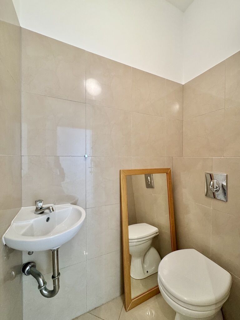 separate Toilette