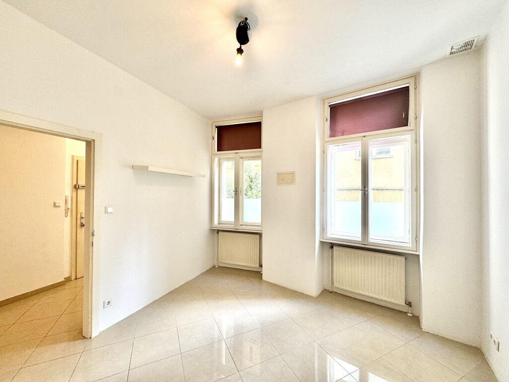 hofseitiges Schlafzimmer