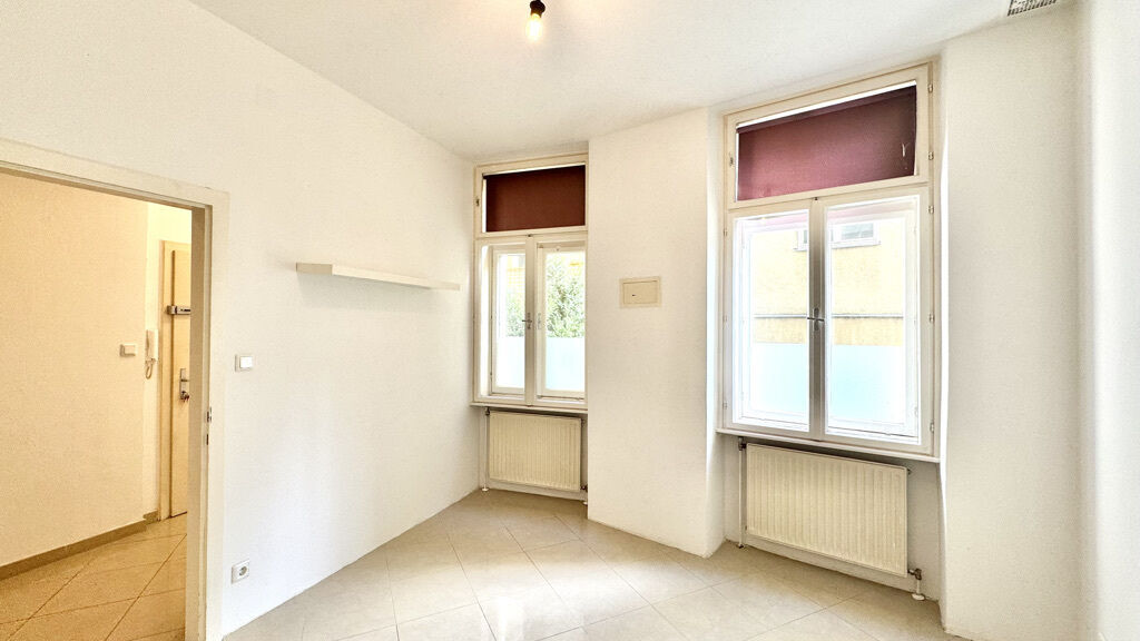 hofseitiges Schlafzimmer