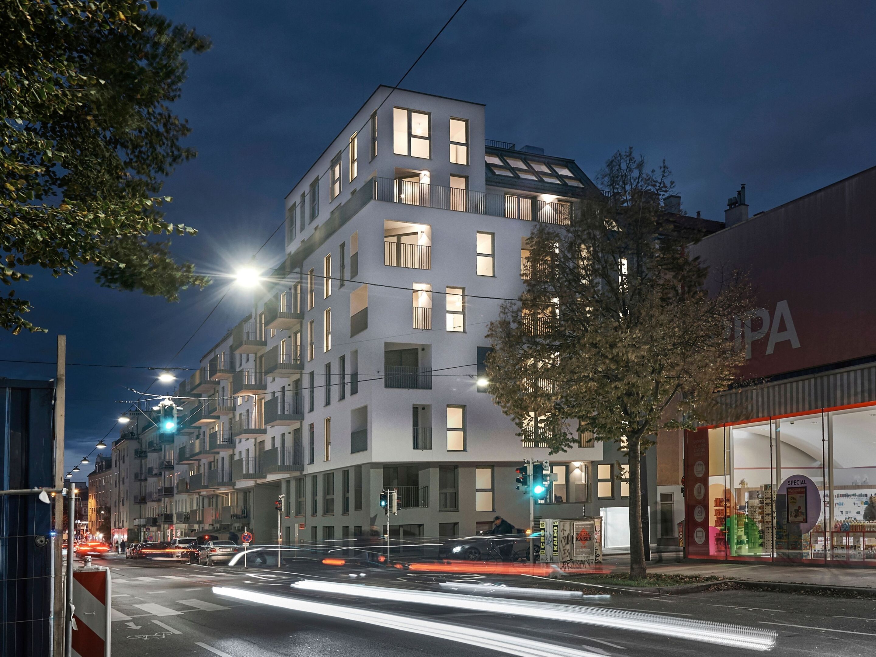 WINEGG-Arndtstraße 50-Fassade Nacht 2