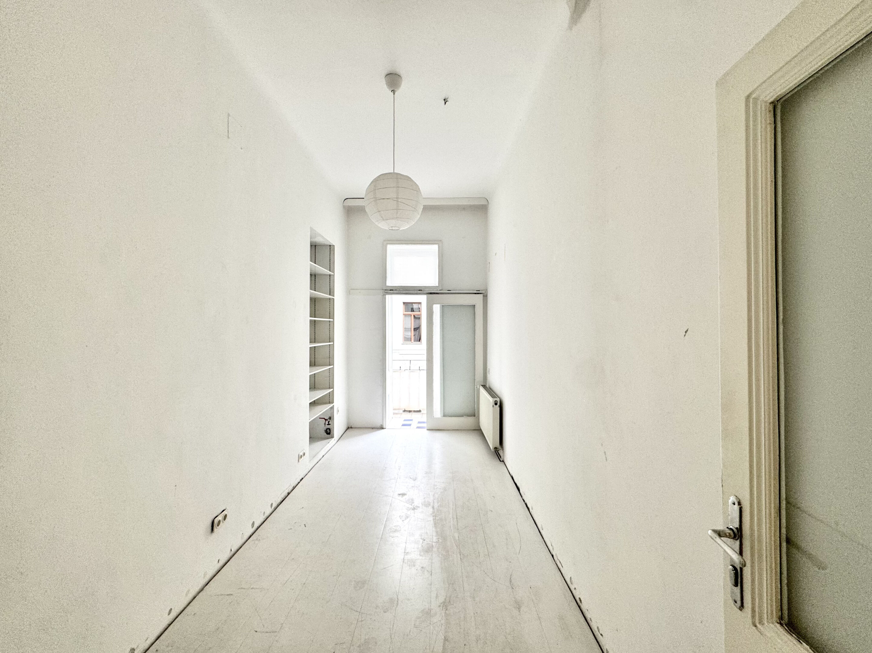 Zimmer mit Balkon
