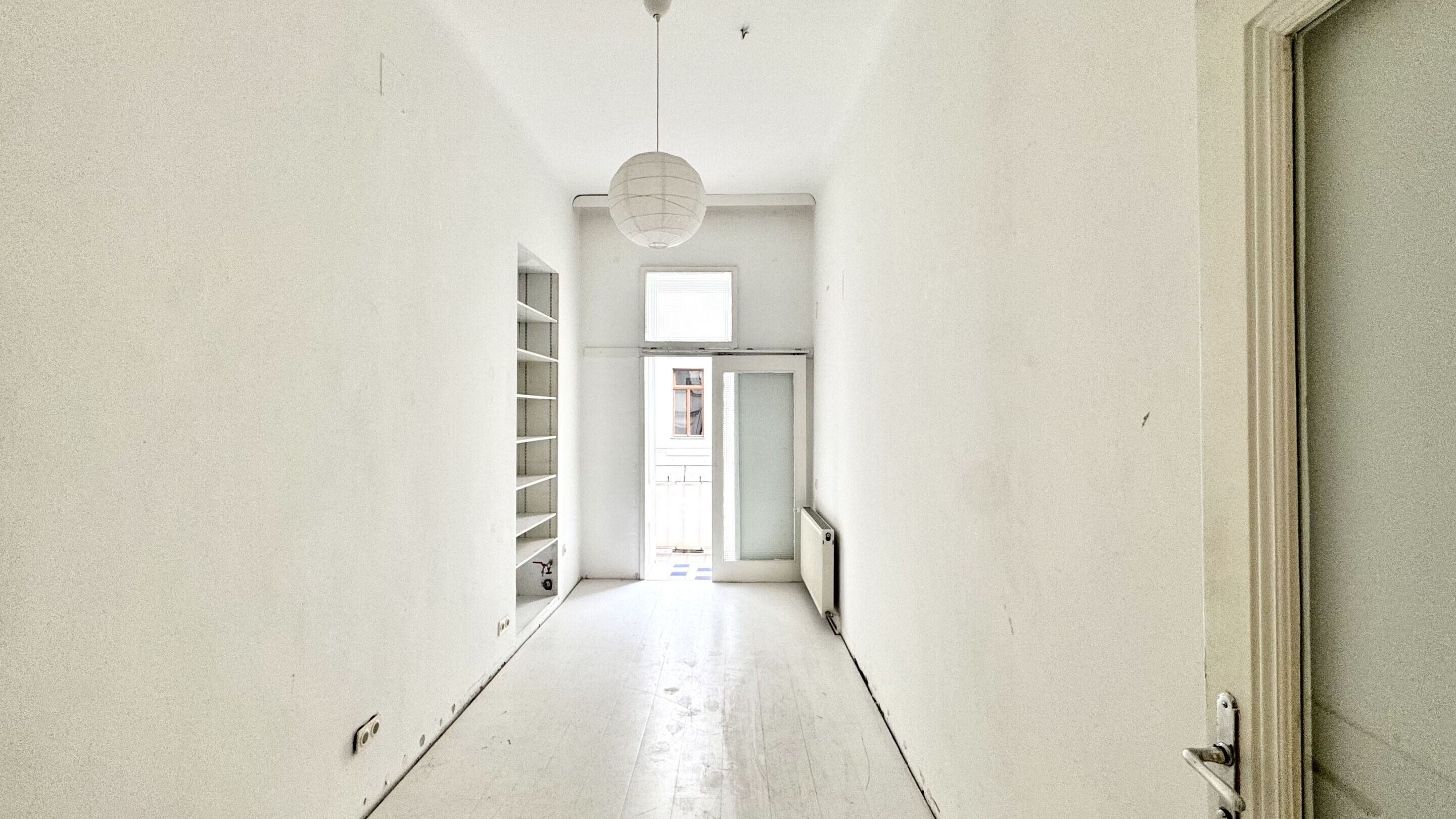 Zimmer mit Balkon